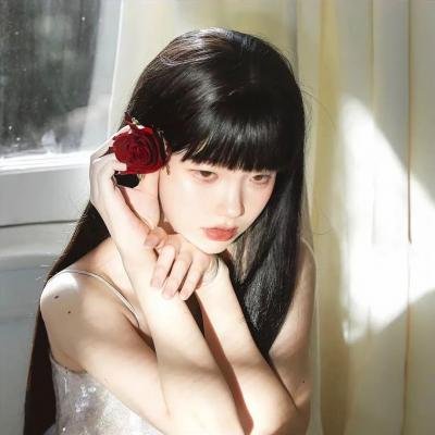 君是慕容卿似花